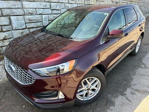 Burgundy Velvet Metallic Tinted Clearcoat 2024 Ford Edge SEL