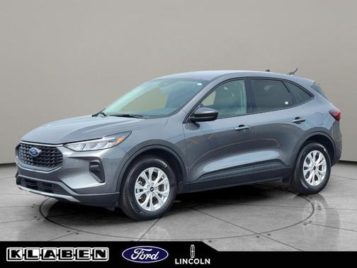 Carbonized Gray Metallic 2025 Ford Escape Active