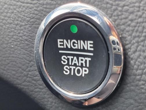 Star White 2023 Ford Edge SEL