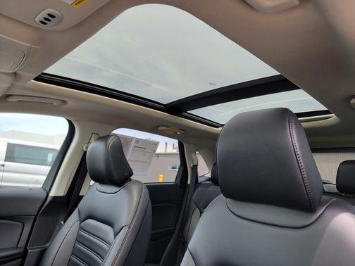 Star White 2023 Ford Edge SEL