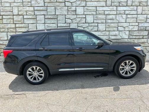Agate Black Metallic 2023 Ford Explorer XLT