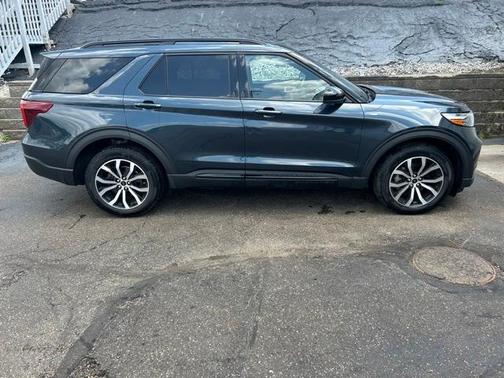 2022 Ford Explorer ST-Line