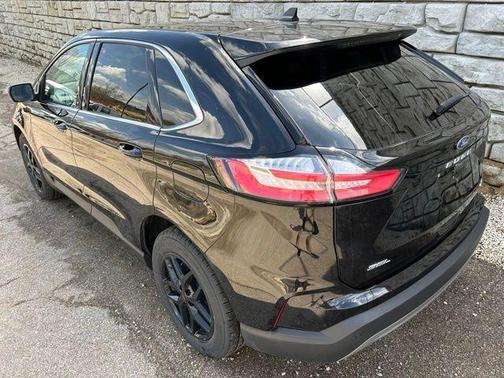 Agate Black Metallic 2024 Ford Edge SEL