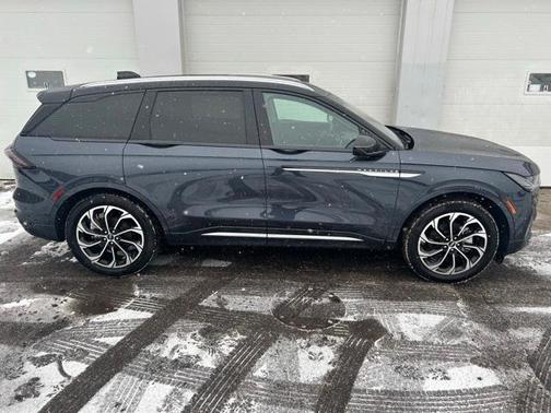 2024 Lincoln Nautilus Reserve