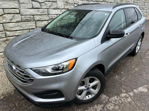 Iconic Silver Metallic 2022 Ford Edge SE