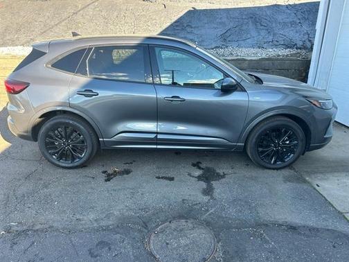 2025 Ford Escape ST-Line Elite