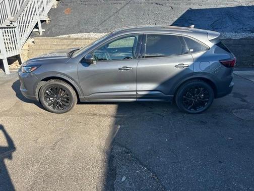 2025 Ford Escape ST-Line Elite