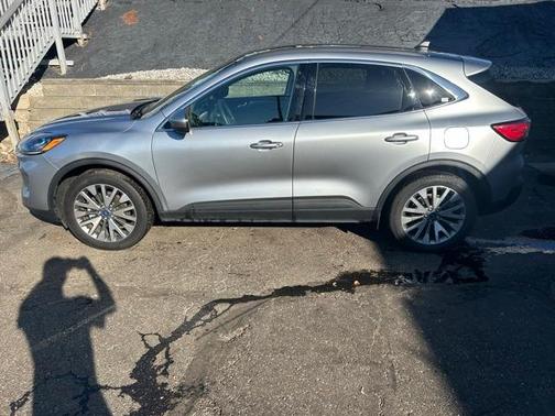 2022 Ford Escape Titanium