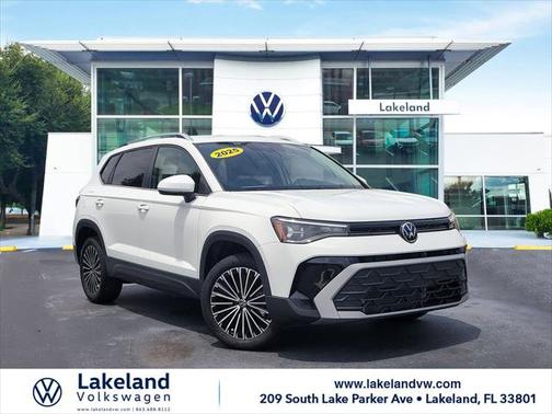 2025 Volkswagen Taos 1.5T SE