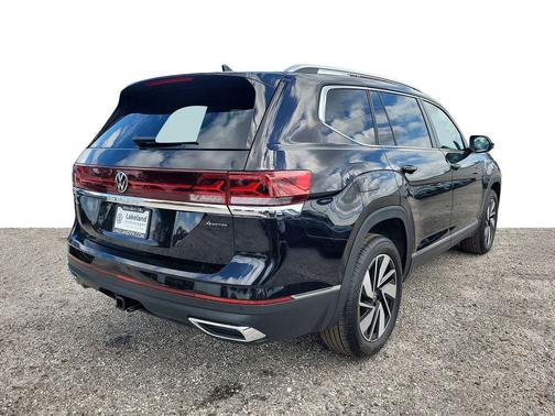 deep black pearl 2026 Volkswagen Atlas 2.0T SEL