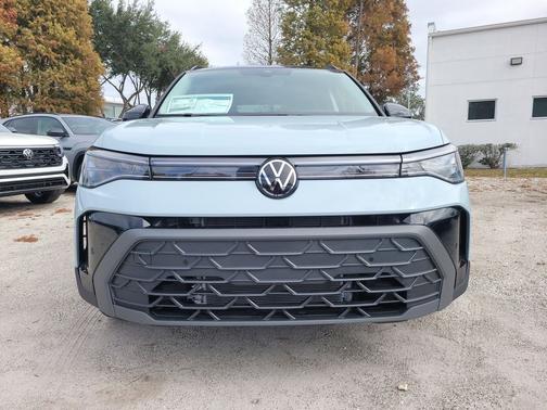 2026 Volkswagen Taos SE Black