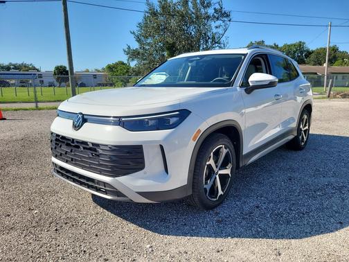 2025 Volkswagen Tiguan 2.0T SE