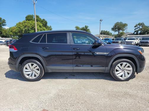 2023 Volkswagen Atlas Cross Sport 2.0T SE w/Technology 4MOTION