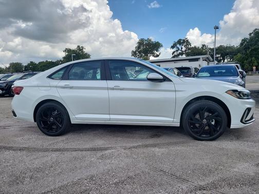 2025 Volkswagen Jetta 1.5T SE