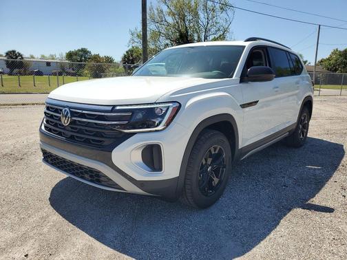 2025 Volkswagen Atlas 2.0T Peak Edition
