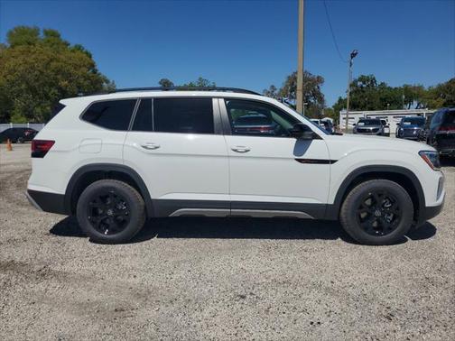 2025 Volkswagen Atlas 2.0T Peak Edition