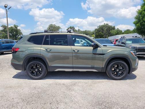 2025 Volkswagen Atlas 2.0T Peak Edition