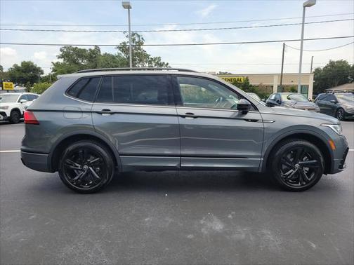 2024 Volkswagen Tiguan 2.0T SE R-Line Black