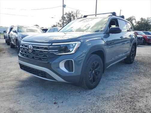2025 Volkswagen Atlas 2.0T Peak Edition