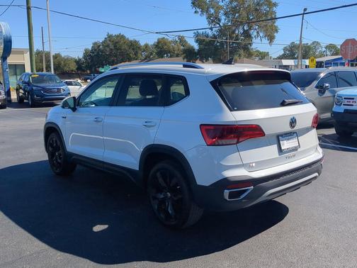 2022 Volkswagen Taos 1.5T SE