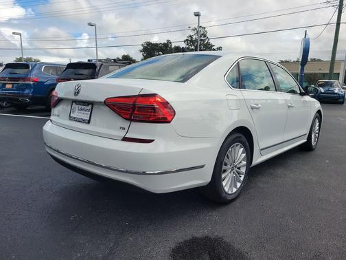 2016 Volkswagen Passat 1.8T SE w/Technology