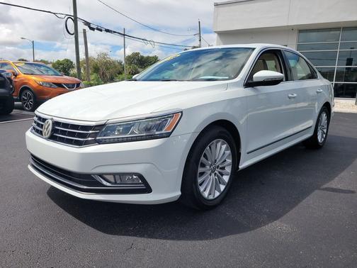 2016 Volkswagen Passat 1.8T SE w/Technology