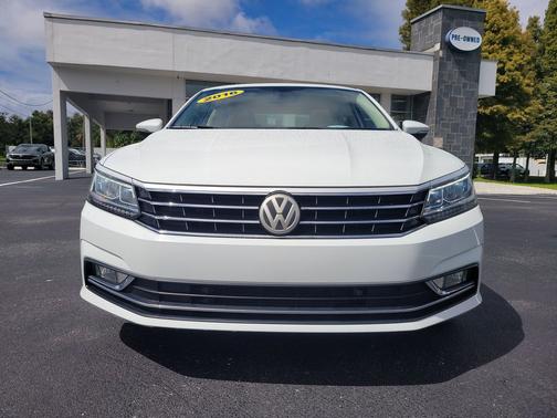 2016 Volkswagen Passat 1.8T SE w/Technology
