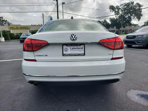 2016 Volkswagen Passat 1.8T SE w/Technology