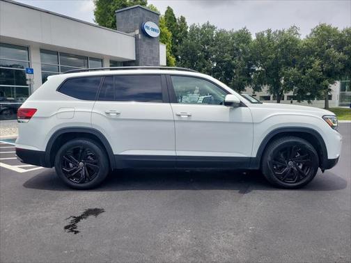 2022 Volkswagen Atlas 2.0T SE w/Technology