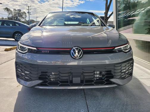 2026 Volkswagen Golf GTI 2.0T SE DSG