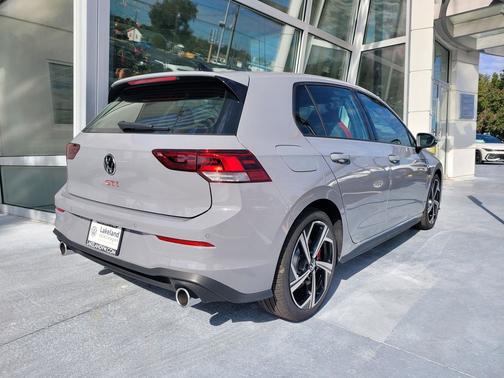 2026 Volkswagen Golf GTI 2.0T SE DSG