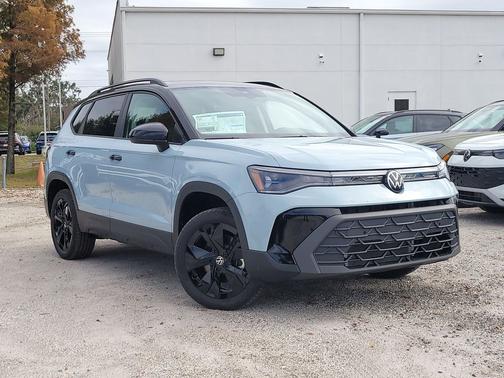 2026 Volkswagen Taos SE Black