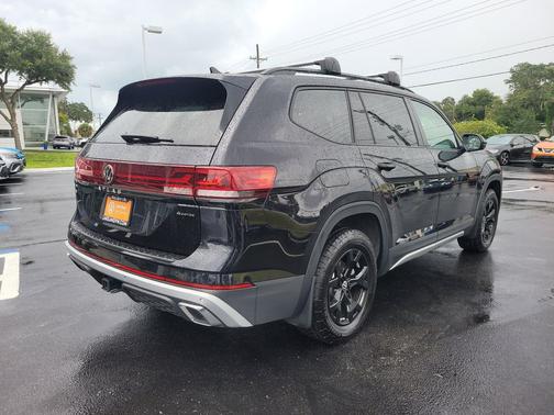 2025 Volkswagen Atlas 2.0T Peak Edition