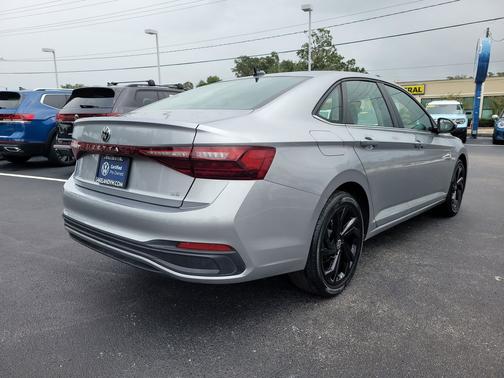 2025 Volkswagen Jetta 1.5T SE