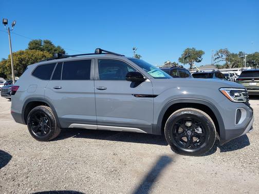 2026 Volkswagen Atlas 2.0T Peak Edition