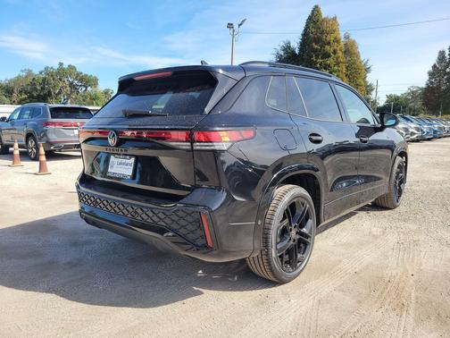 2026 Volkswagen Tiguan 2.0T SE R-Line Black