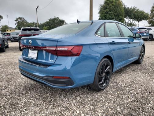 2025 Volkswagen Jetta 1.5T SE