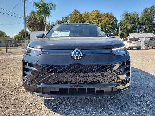 2026 Volkswagen Tiguan 2.0T SE R-Line Black