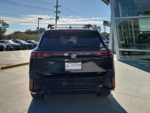 2026 Volkswagen Tiguan 2.0T SEL R-Line 4MOTION