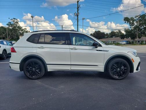 2022 Volkswagen Tiguan 2.0T SE R-Line Black 4MOTION