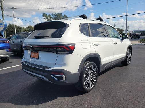 2025 Volkswagen Taos 1.5T SE