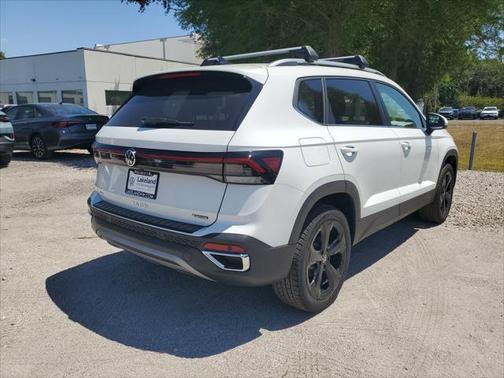 2025 Volkswagen Taos 1.5T SEL
