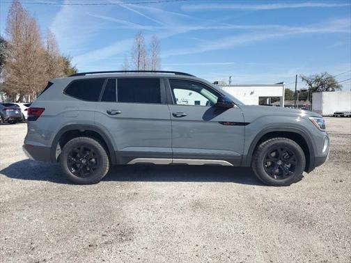 2025 Volkswagen Atlas 2.0T Peak Edition
