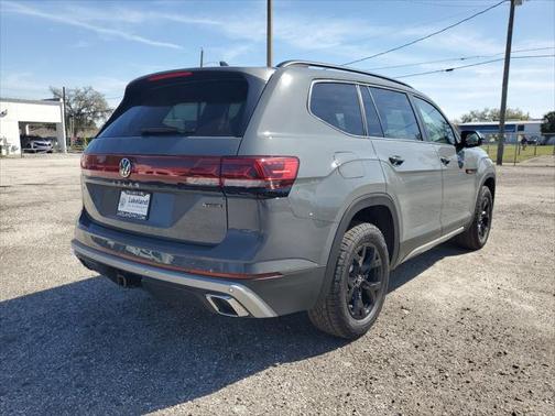 2025 Volkswagen Atlas 2.0T Peak Edition