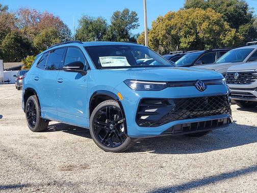 2026 Volkswagen Tiguan 2.0T SE R-Line Black