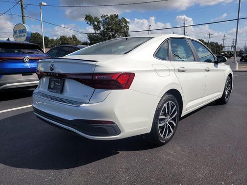 2025 Volkswagen Jetta 1.5T SE
