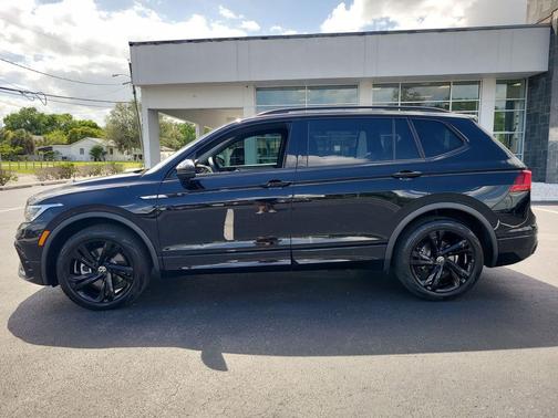 2024 Volkswagen Tiguan 2.0T SE R-Line Black
