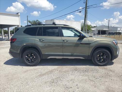 2025 Volkswagen Atlas 2.0T Peak Edition