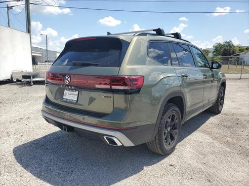 2025 Volkswagen Atlas 2.0T Peak Edition