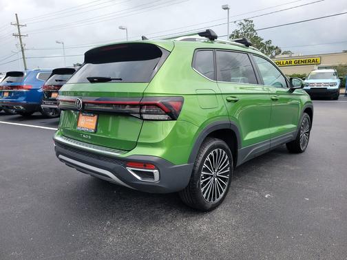 2025 Volkswagen Taos 1.5T SE